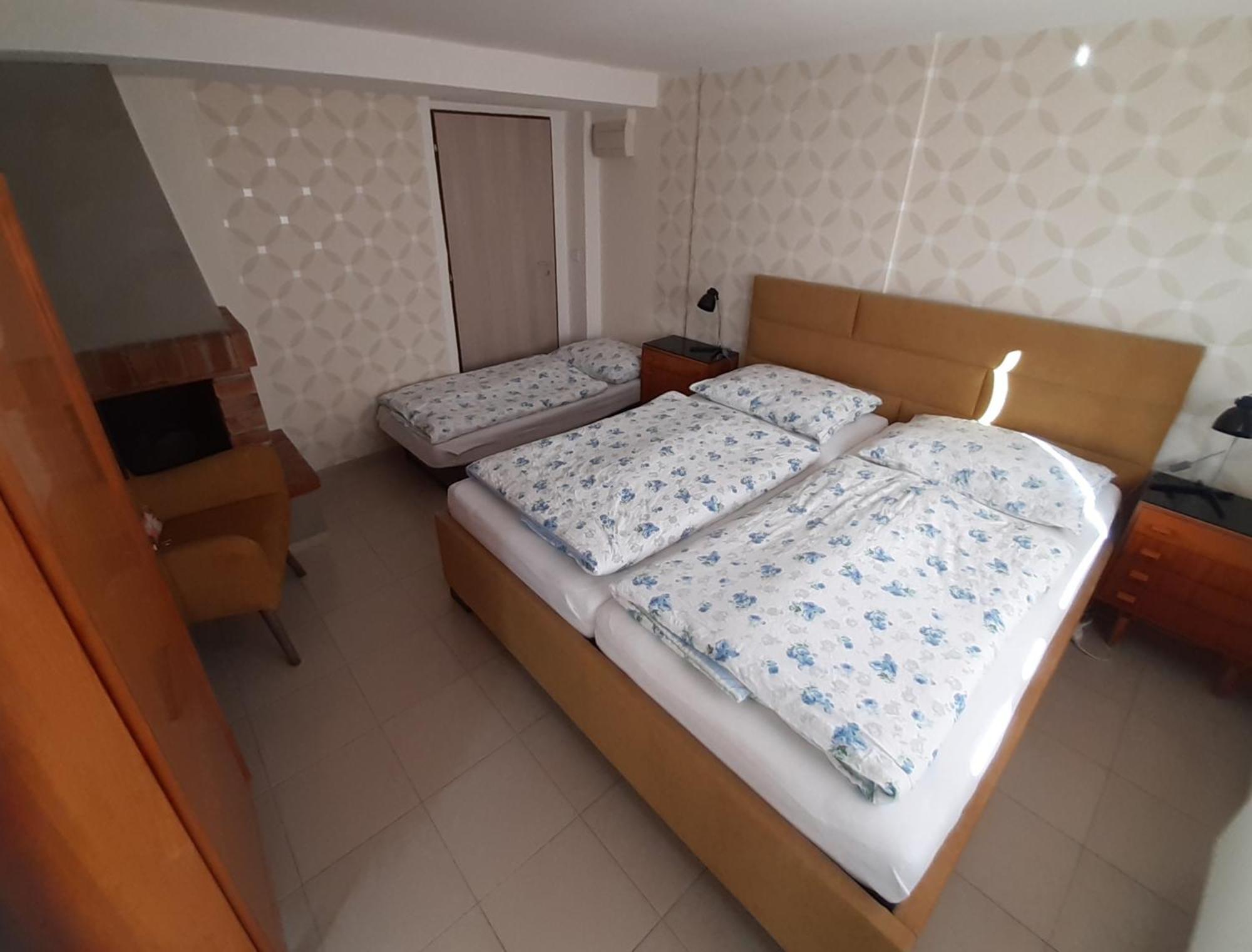 Apartment Adela Hluboka nad Vltavou Bagian luar foto